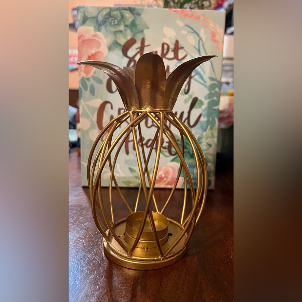 Set of 3 pineapple t-lite candle holders, Gold, 6 1/2 inches tall